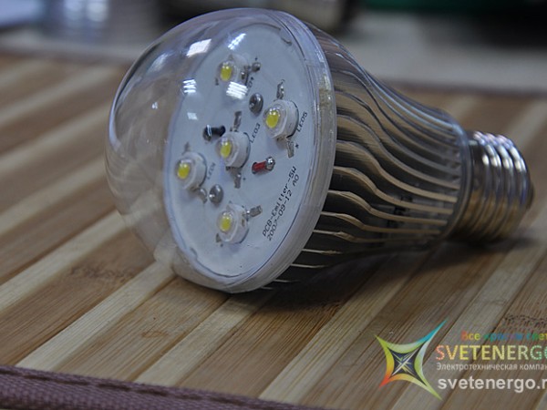 Светодиодная лампа с цоколем E27, 5 светодидов по 1W